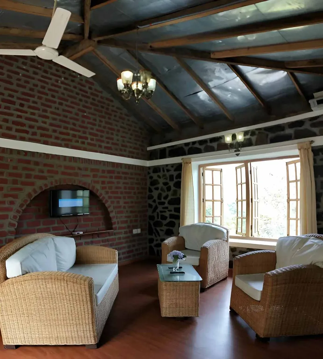 Zacs Valley Resort, Interiors, photo 26